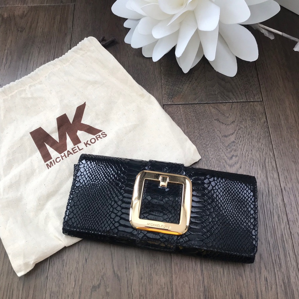 Michael kors clutch